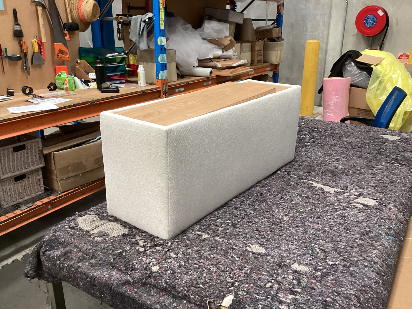 QLD QRS22952 Loft Console-Storage-Wireless Charging S