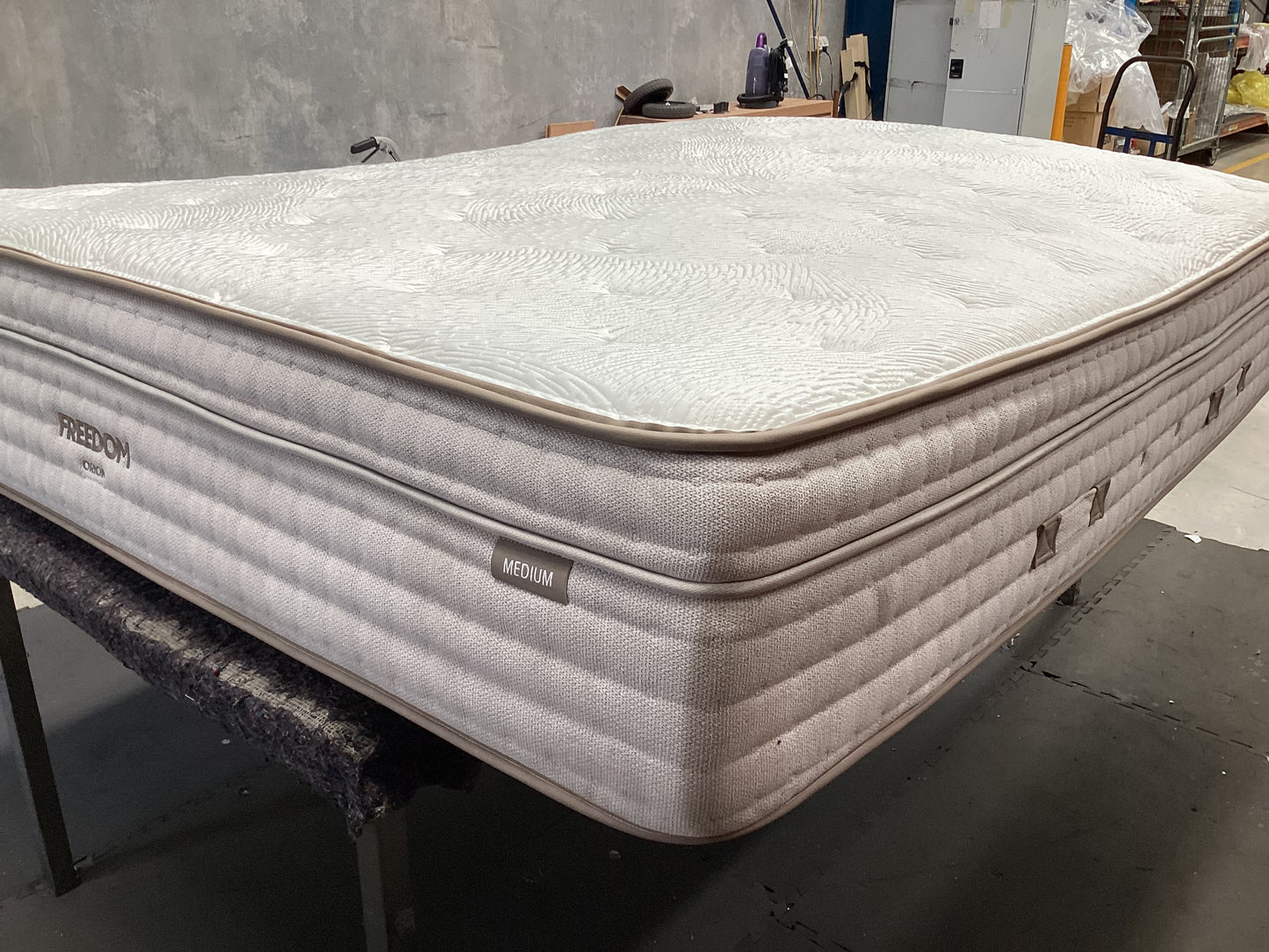 QLD QRS23285 Orion Medium Mattress King