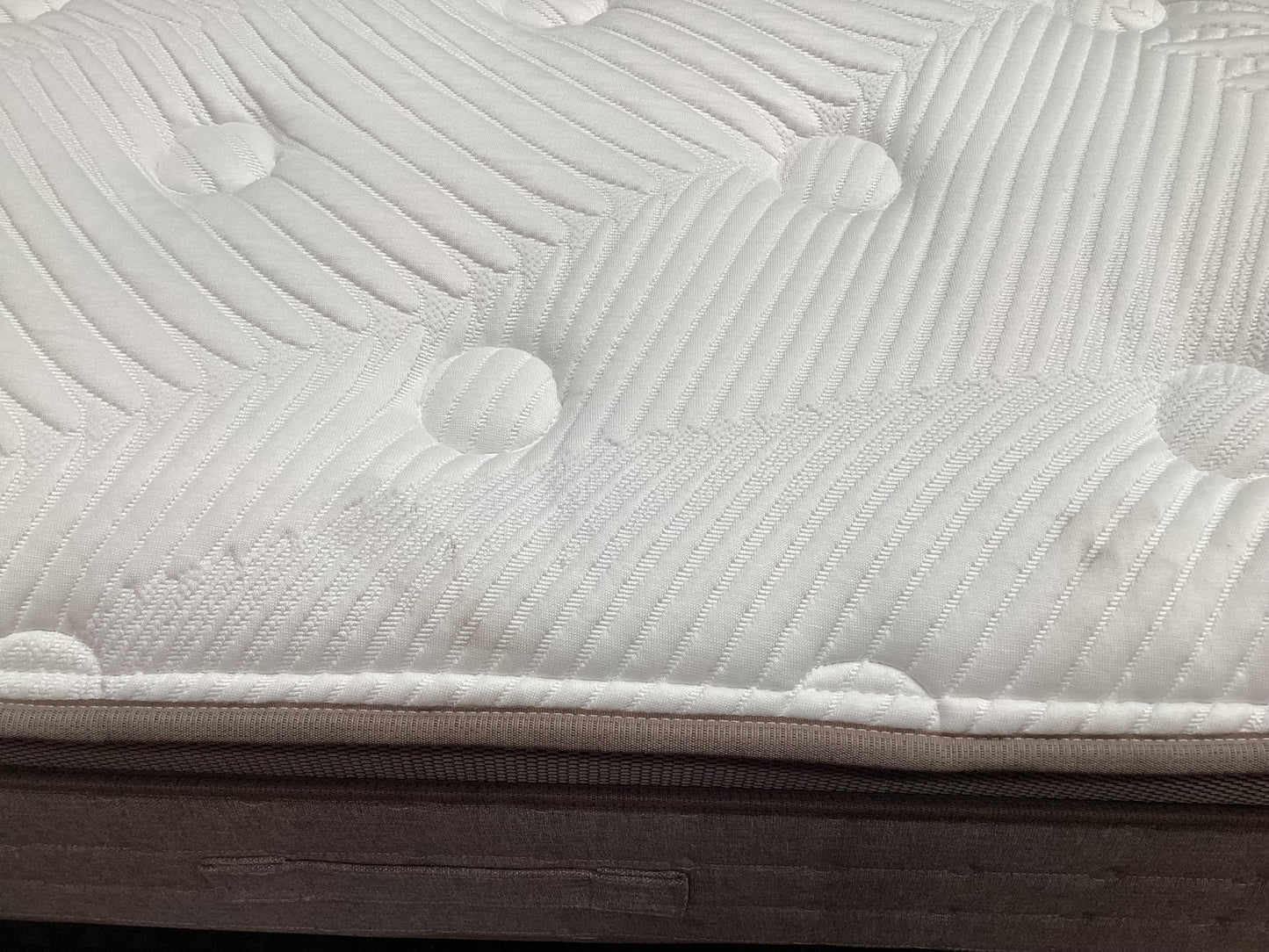 QLD QRS23287 Stratus Medium Mattress Queen