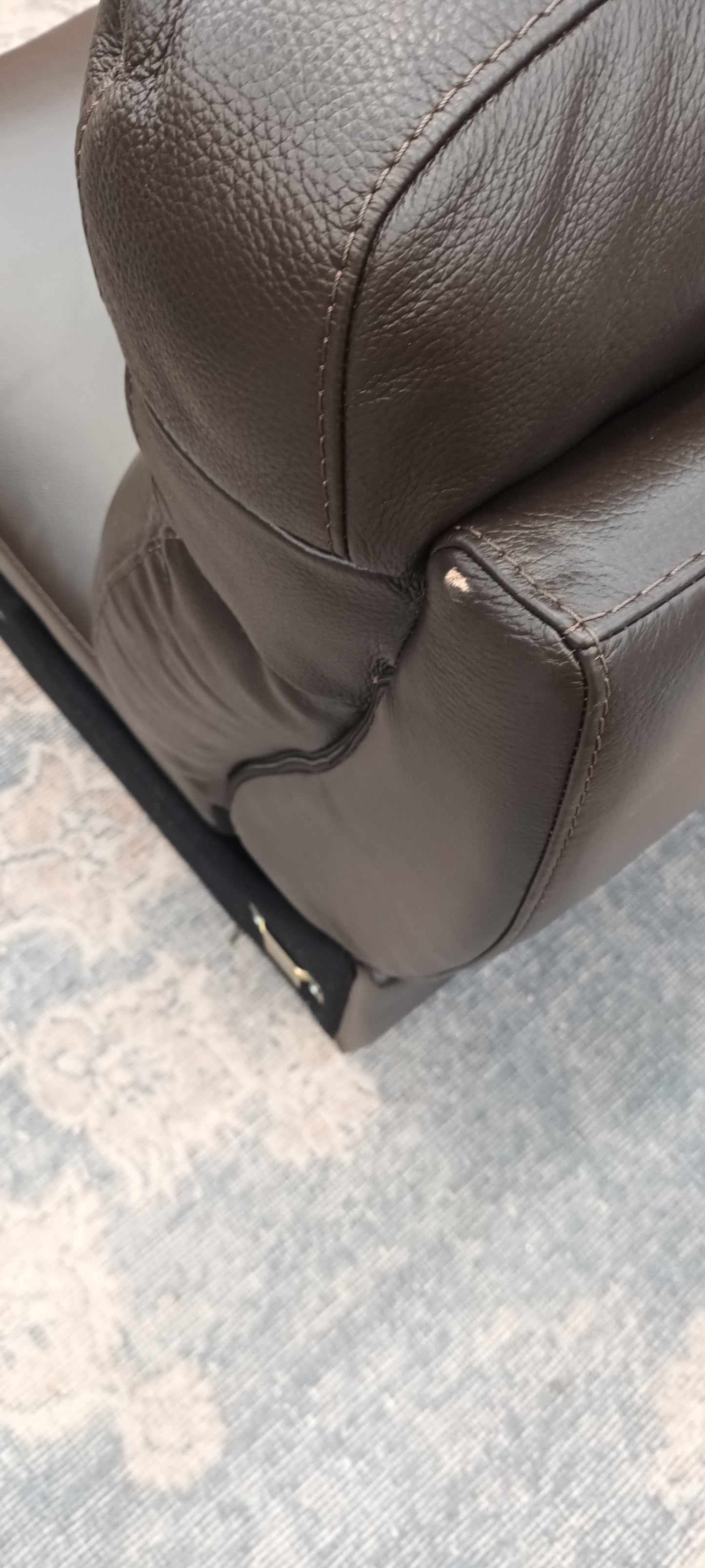 VICDC CLV20070 Dexter Battery Recliner Modular Set