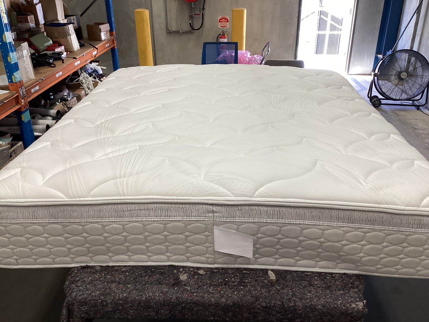 QLD QRS23288 Sealy Solara Medium Mattress King
