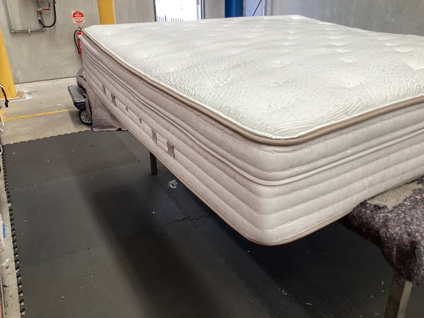 QLD QRS23285 Orion Medium Mattress King