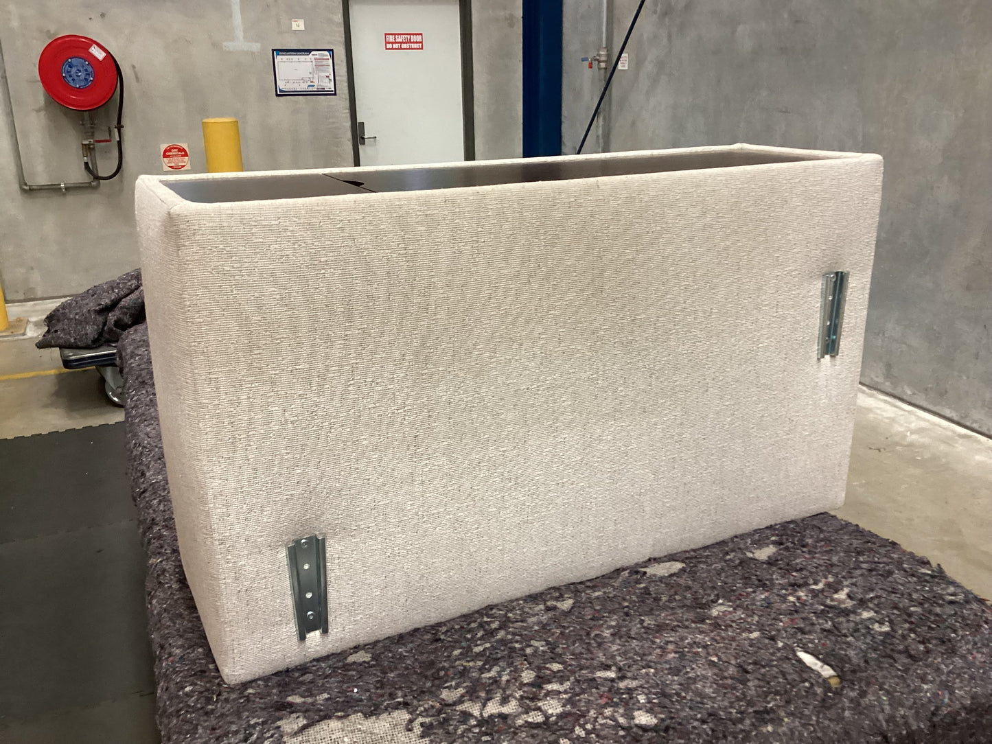 QLD QRS23018 Loft Storage Armrest (LAF - Clips Right)