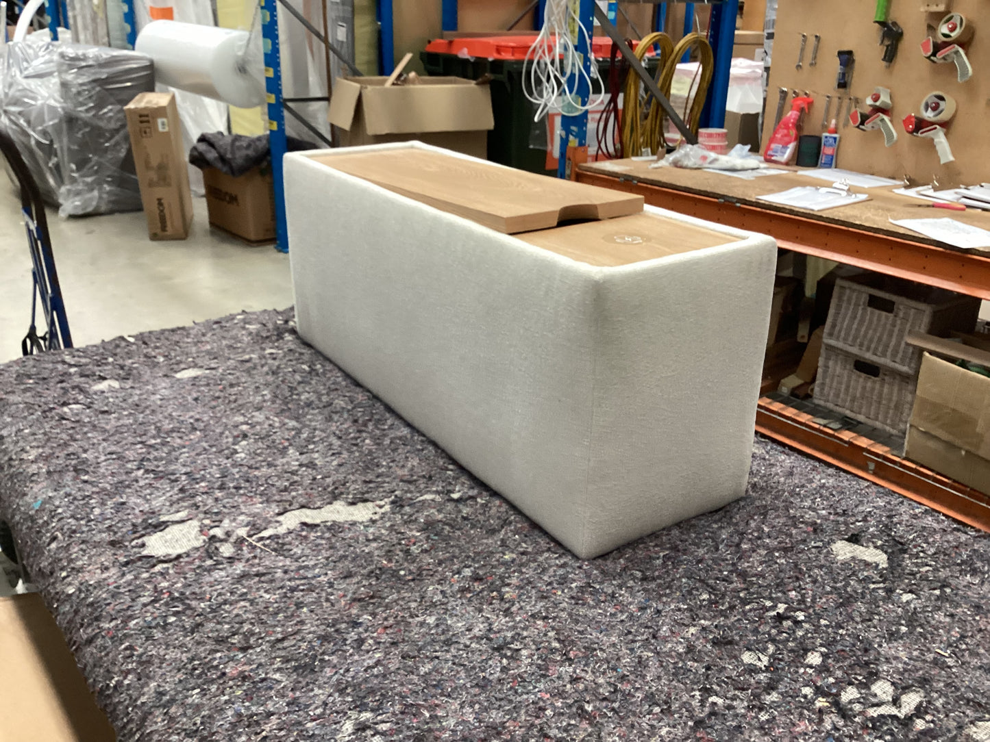 QLD QRS22952 Loft Console-Storage-Wireless Charging S