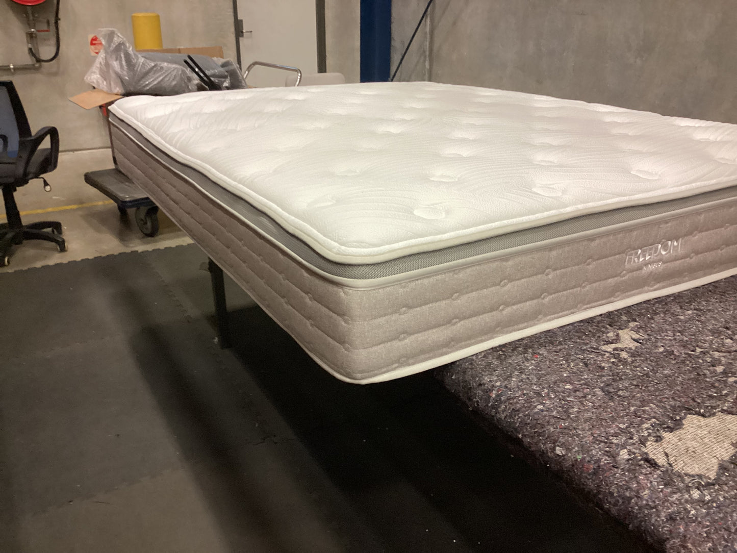 QLD QRS22876 Nimbus Medium Mattress Queen