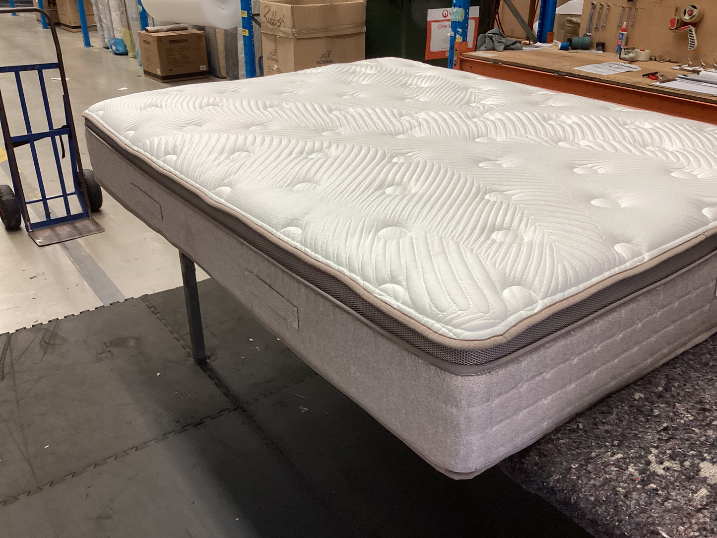 QLD QRS23273 Stratus Medium Mattress Double