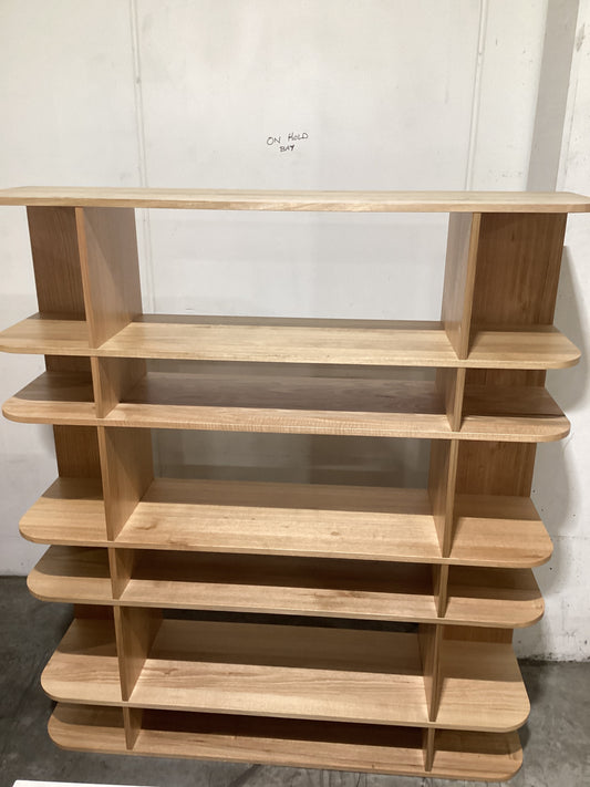 SMPN1389 Madden Display Cabinet