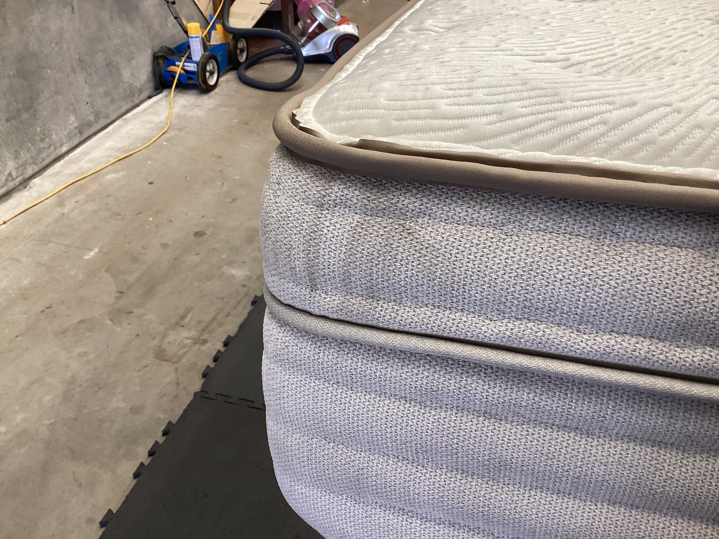 QLD QRS23285 Orion Medium Mattress King