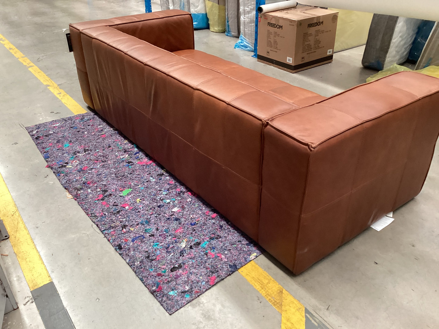 QLD QRS23338 Atlas Sofa 4S Benz Walnut