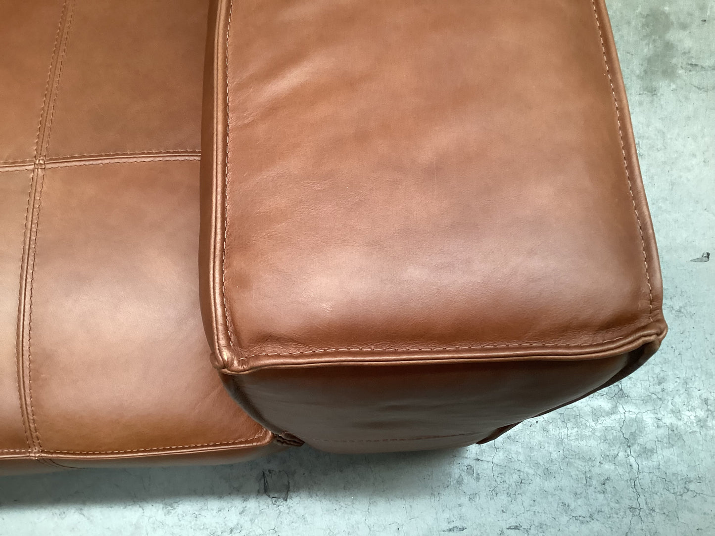 QLD QRS23338 Atlas Sofa 4S Benz Walnut