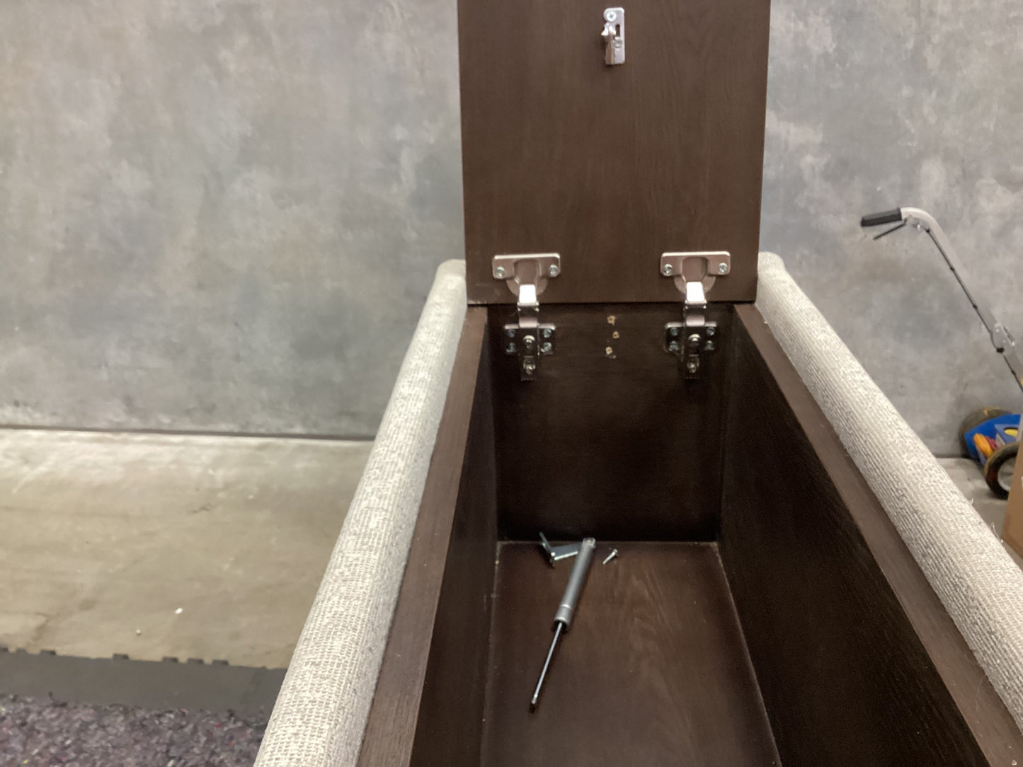 QLD QRS23018 Loft Storage Armrest (LAF - Clips Right)