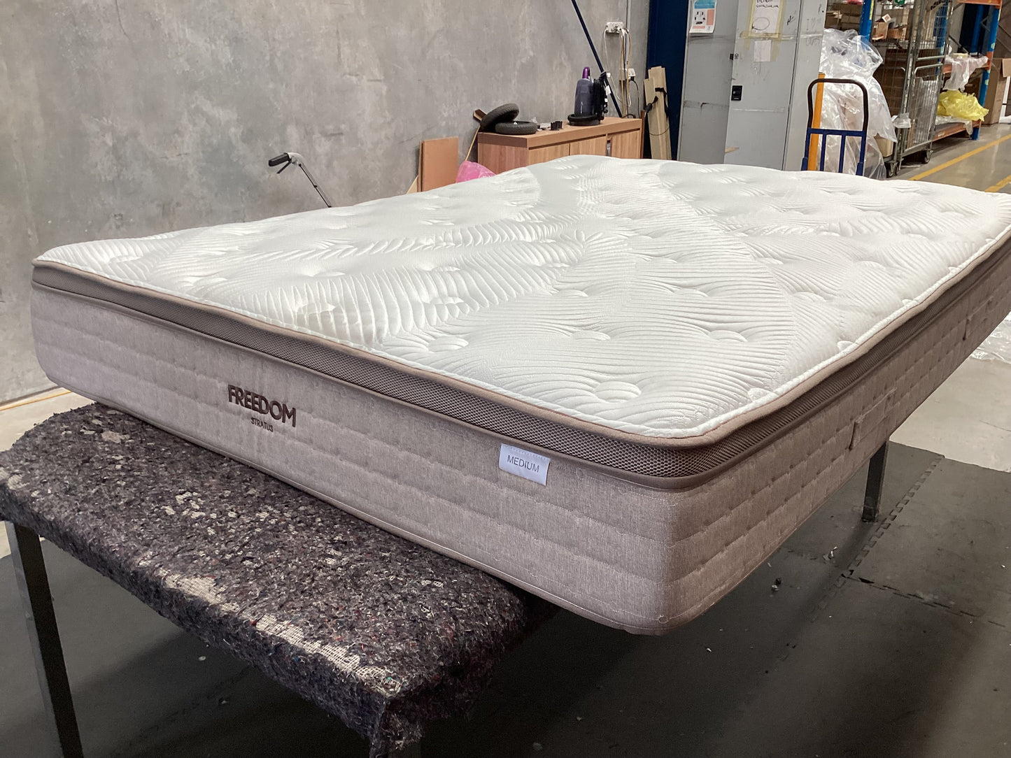 QLD QRS23287 Stratus Medium Mattress Queen
