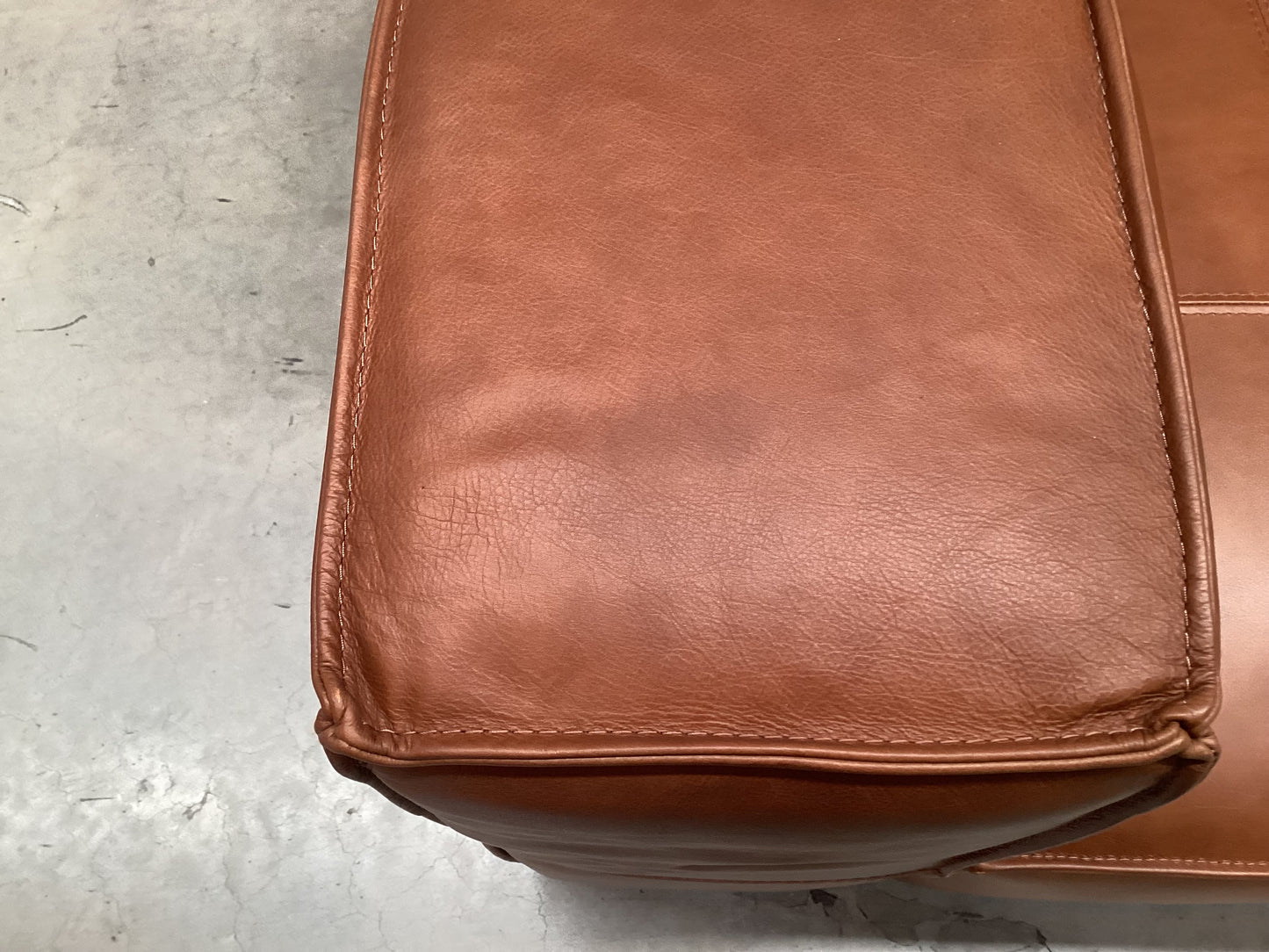 QLD QRS23338 Atlas Sofa 4S Benz Walnut