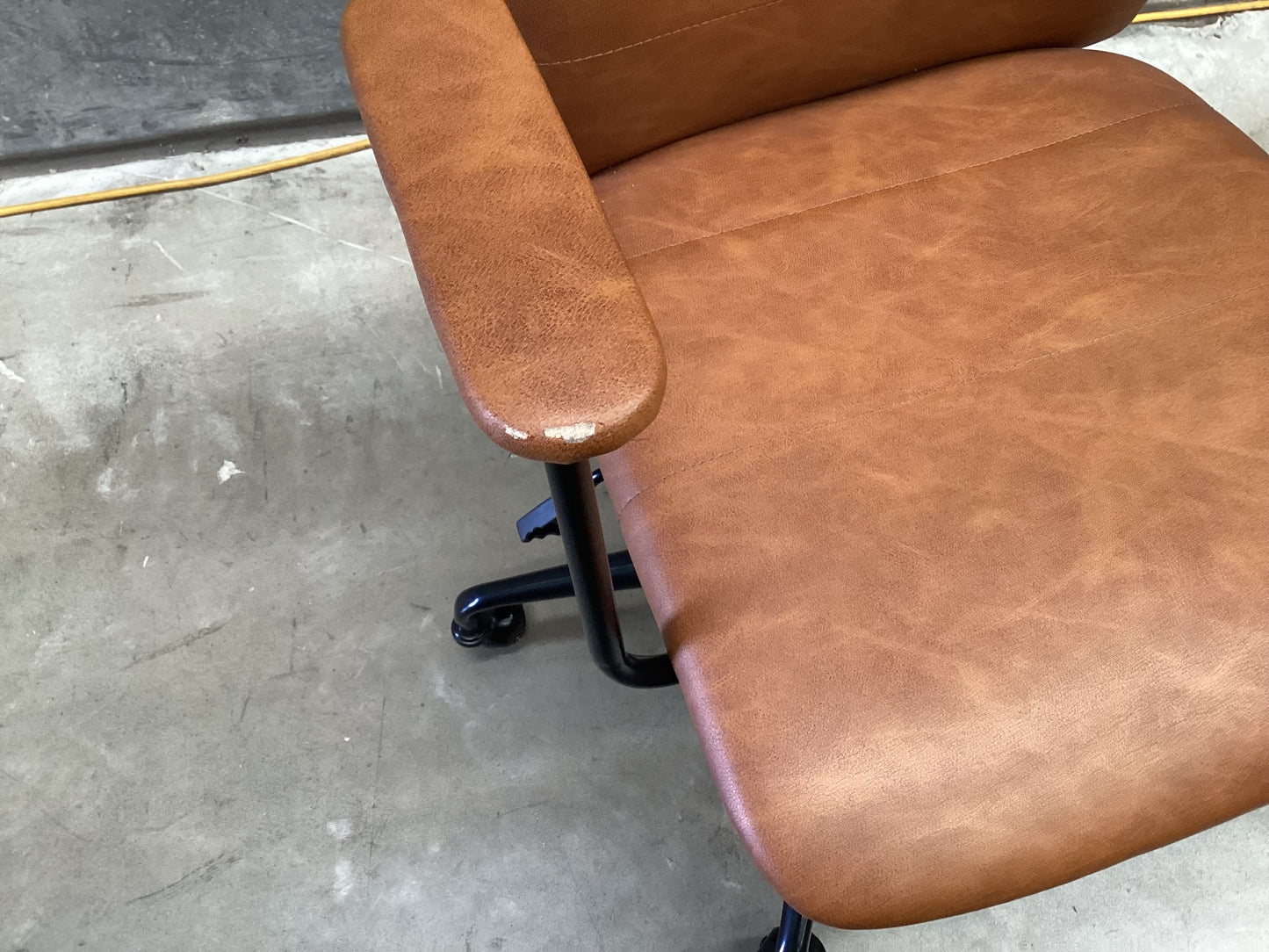 QLD QRS23377 Oren Office Chair  PU Vintage Tan