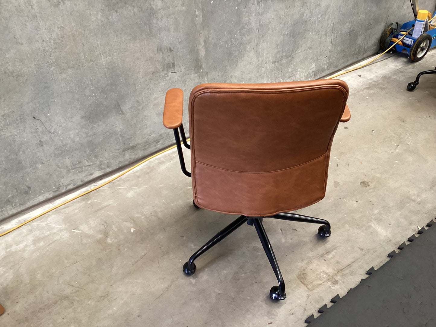 QLD QRS23377 Oren Office Chair  PU Vintage Tan