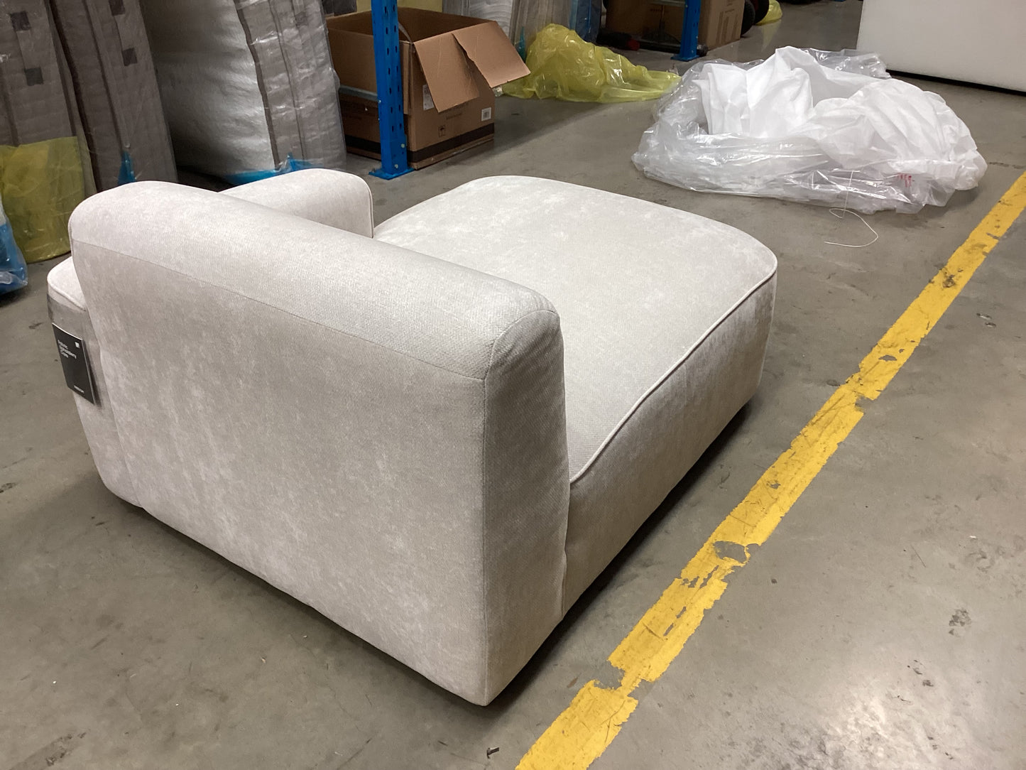 QLD QRS23240 Apartment 01 Modular Chaise RAF Glamour