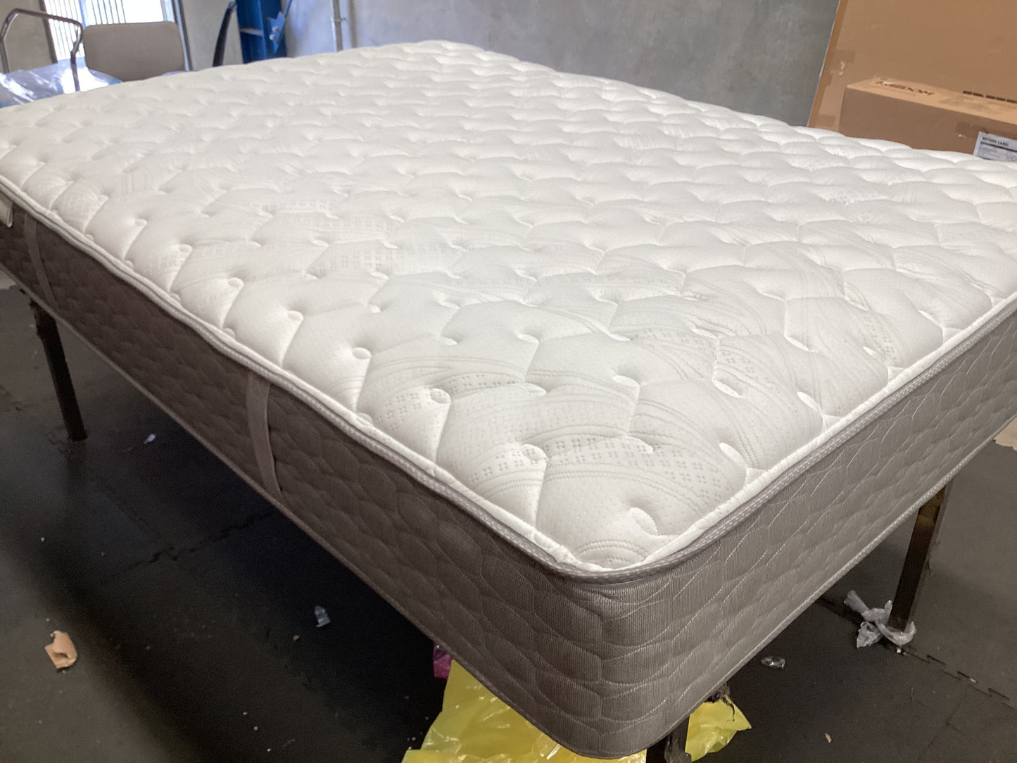 QLD QRS22953 Sealy Cygnus Firm Mattress Queen