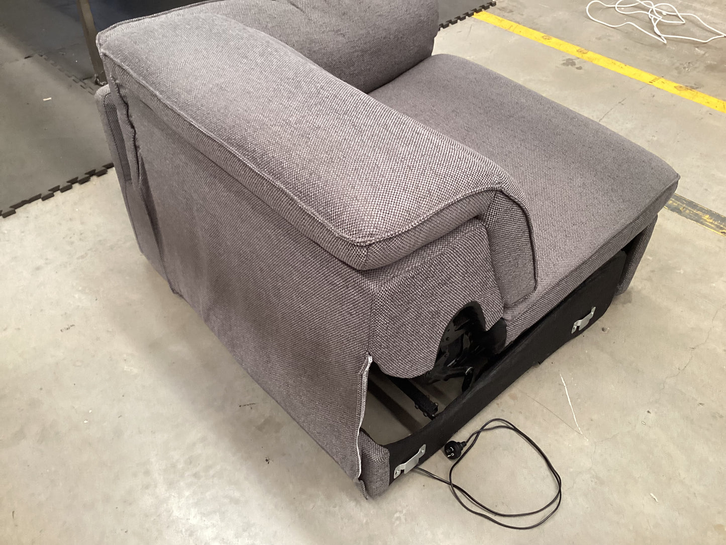 QLD QRS22785 Sorrento Electric Recliner Modular 1.5S (2of2)