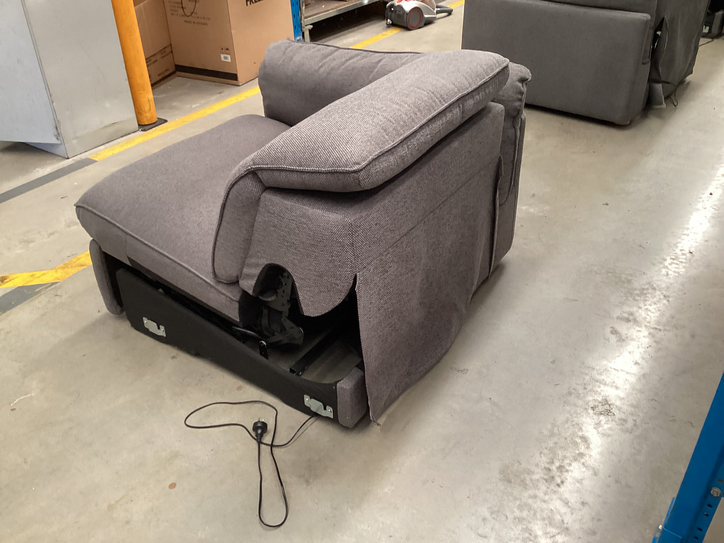 QLD QRS22784 Sorrento Electric Recliner Modular 1.5S (1of2)