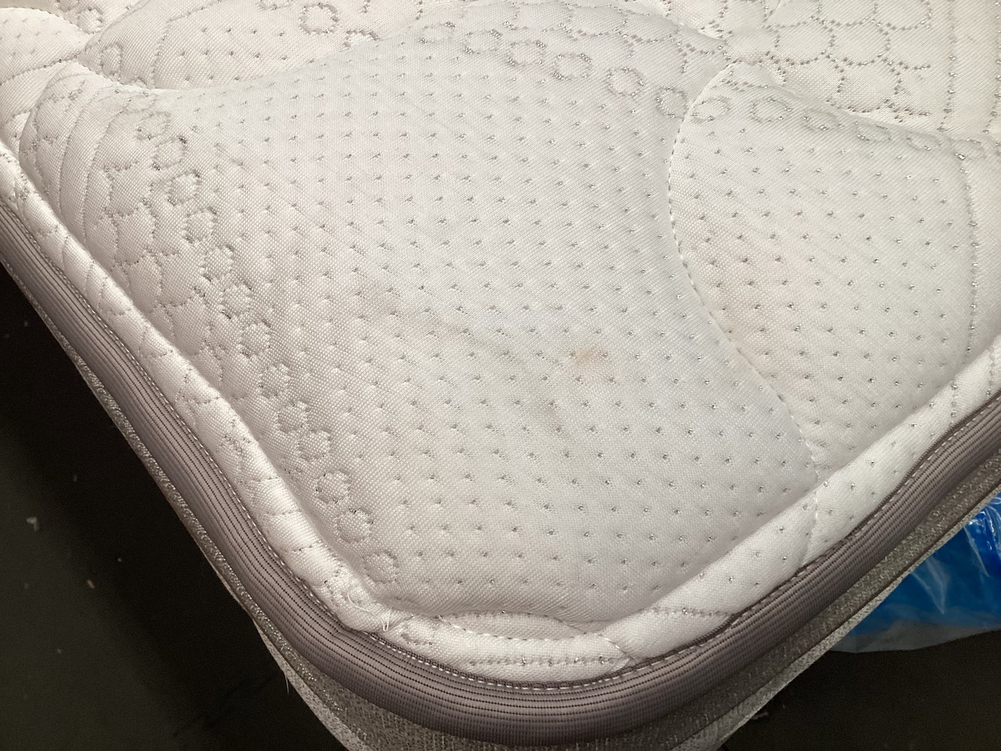 QLD QRS22761 Sealy Helix Medium Mattress King