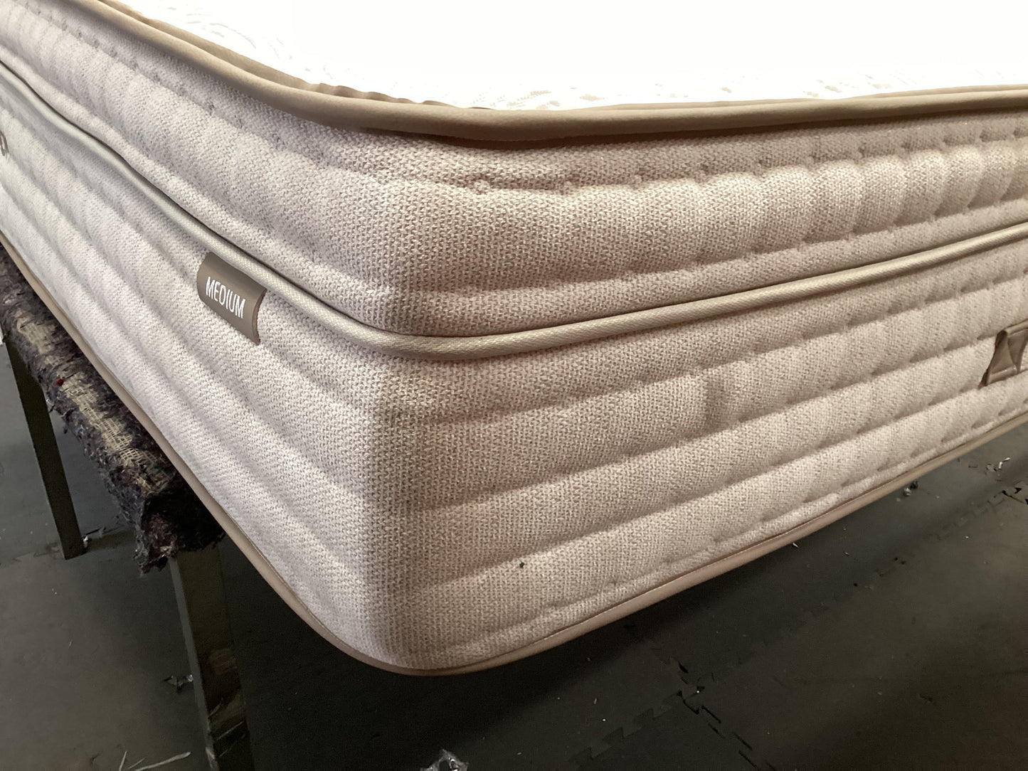 QLD QRS23285 Orion Medium Mattress King