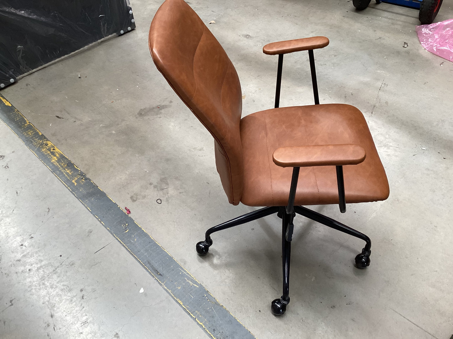 QLD QRS23407 Oren Office Chair  PU Vintage Tan