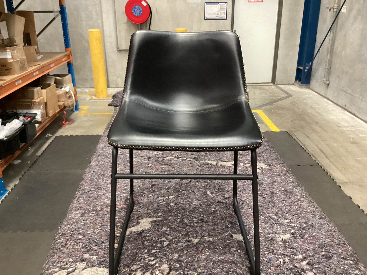 QLD QRS23025 Saddle Dining Chair   Black