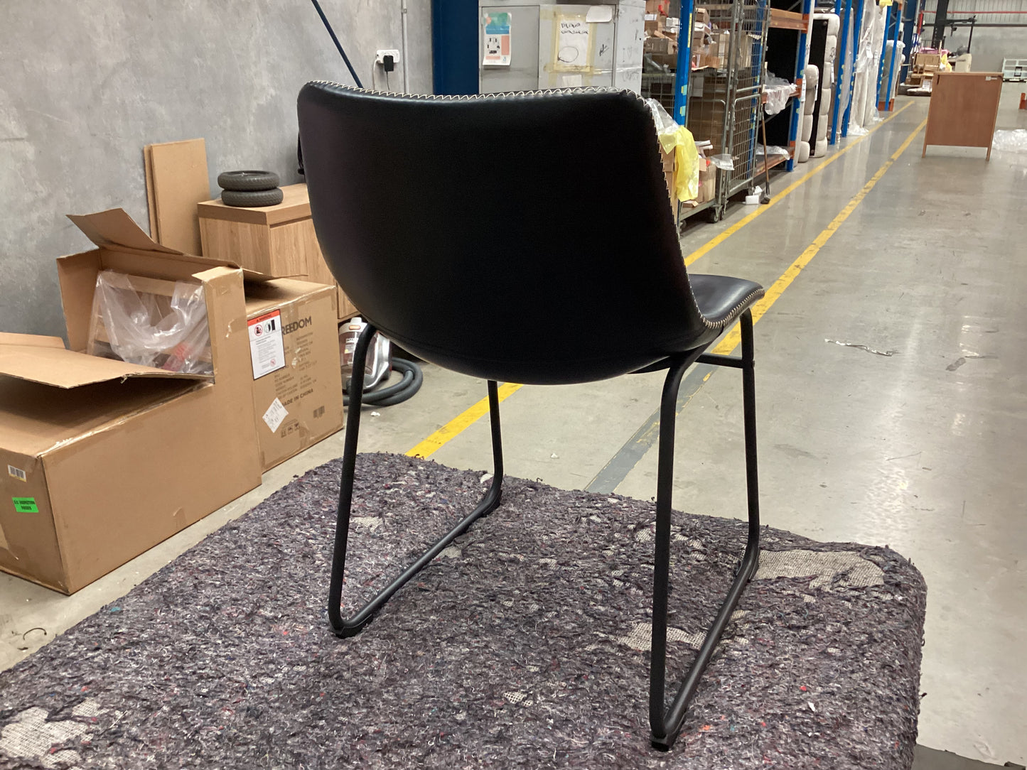 QLD QRS23025 Saddle Dining Chair   Black
