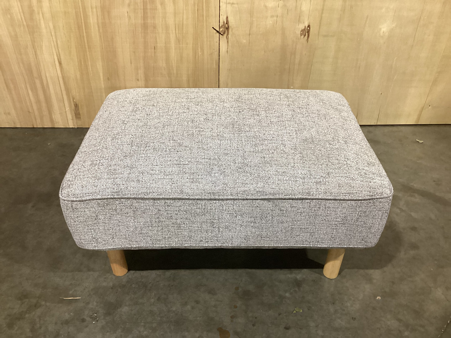 NSW CLN10833 Tomi Ottoman Hervey Pepper