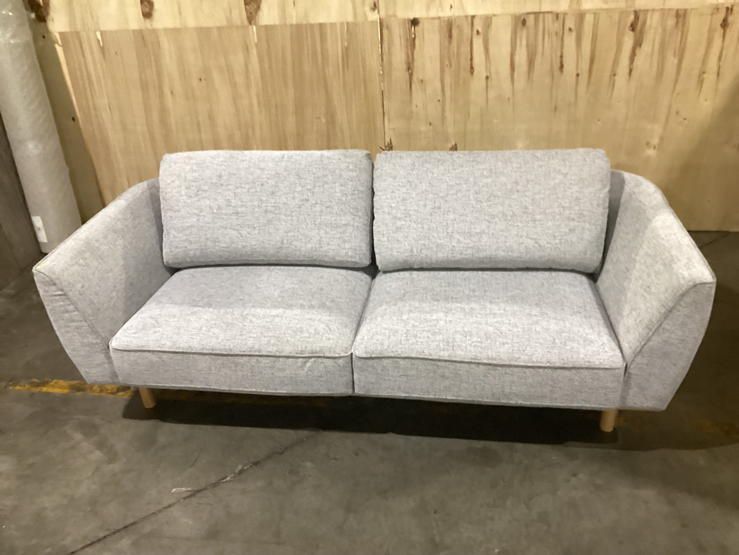 NSW CLN10834 Tomi Sofa 3S Hervey Pepper