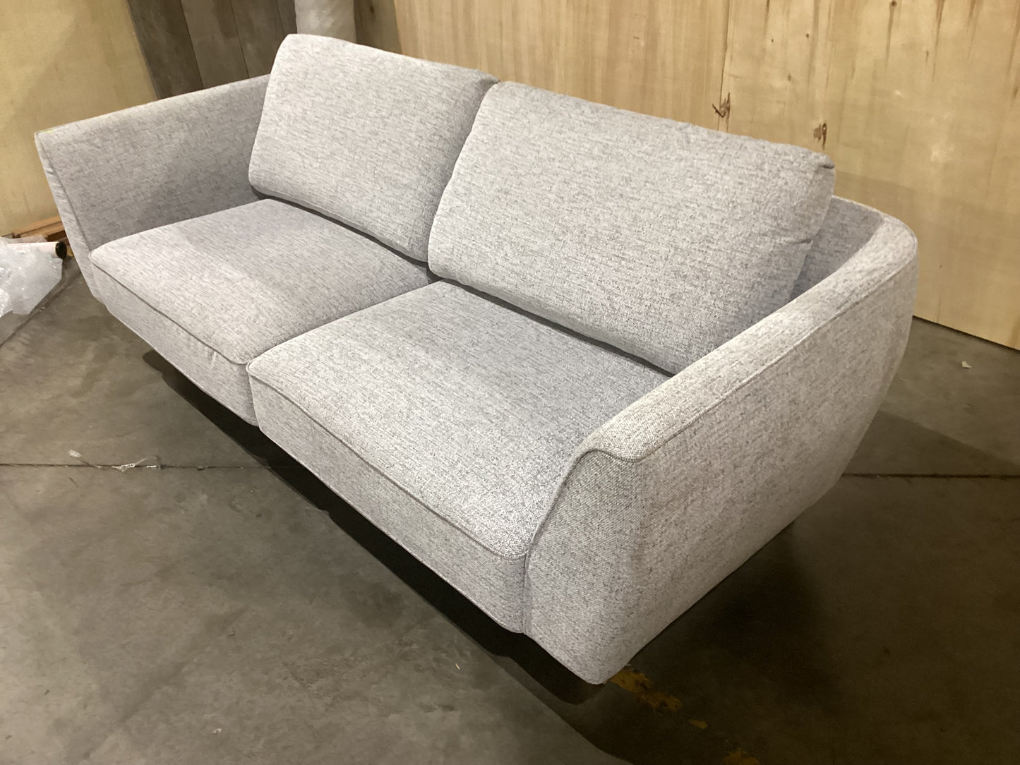 NSW CLN10834 Tomi Sofa 3S Hervey Pepper
