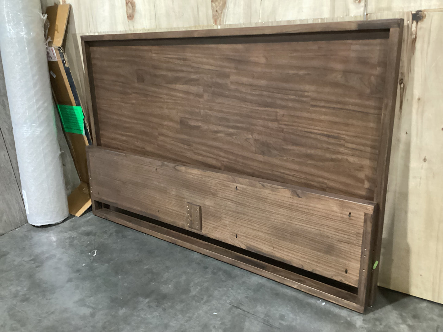 NSW CLN10907 Hubertt Bed King Walnut (HB+FB)