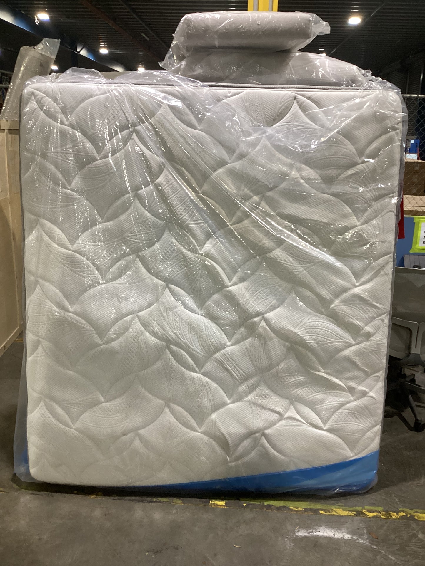 NSWCLN11564 Sealy Cygnus Medium Mattres King