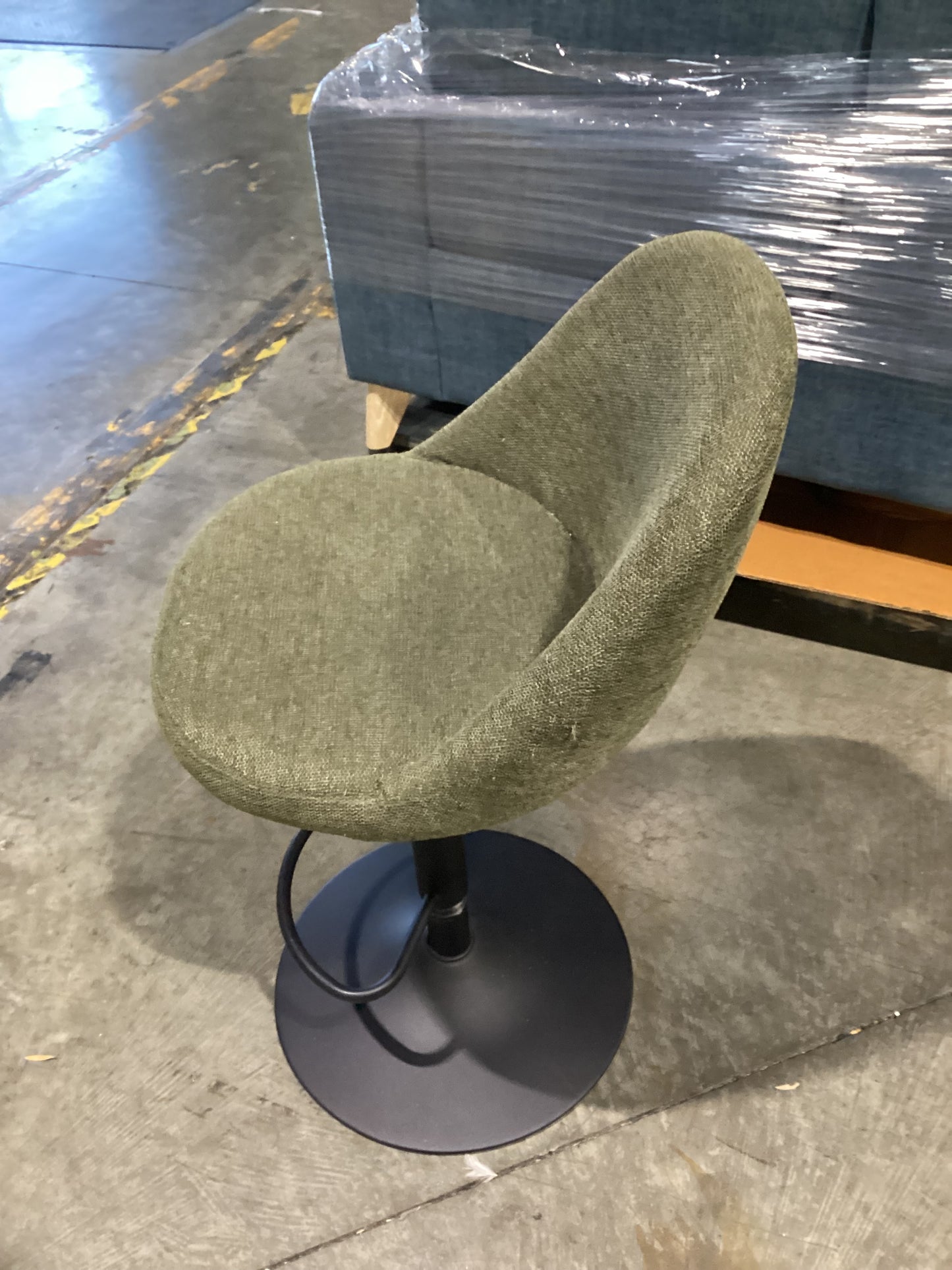 NSW CLN11568 Selena Counter Stool Brego Olive