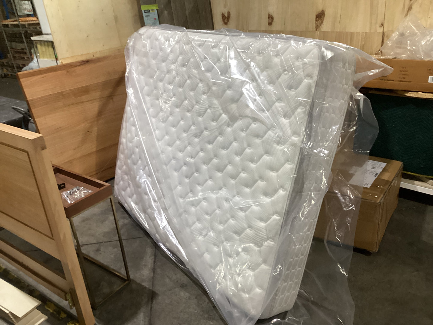 NSW CLN11595 Sealy Solara Firm Mattress Queen
