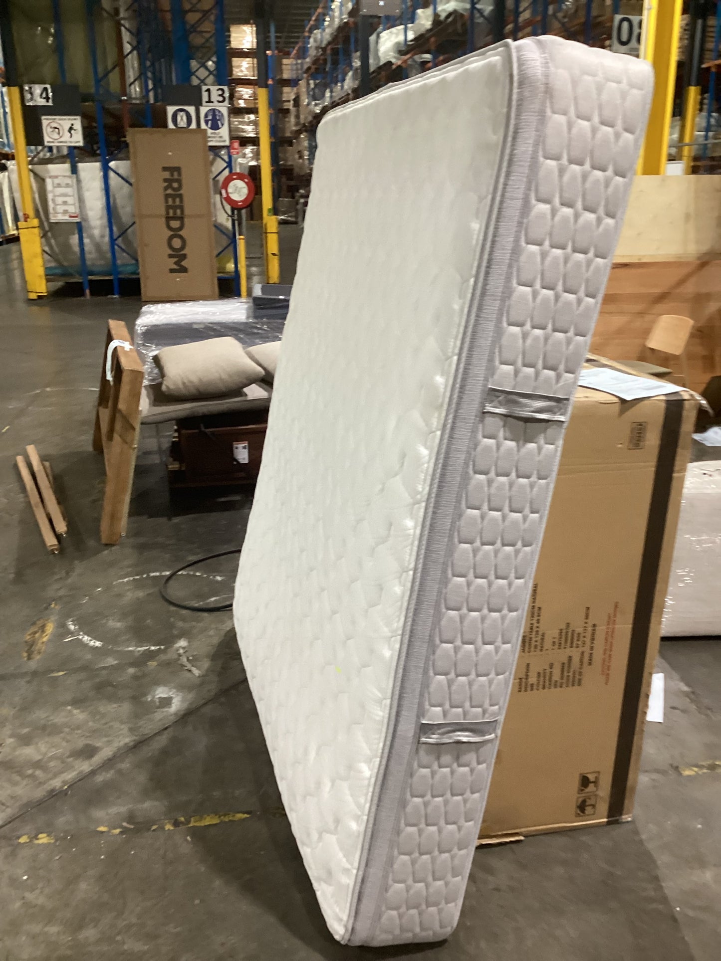 NSW CLN11662 Sealy Solara Firm Mattress King