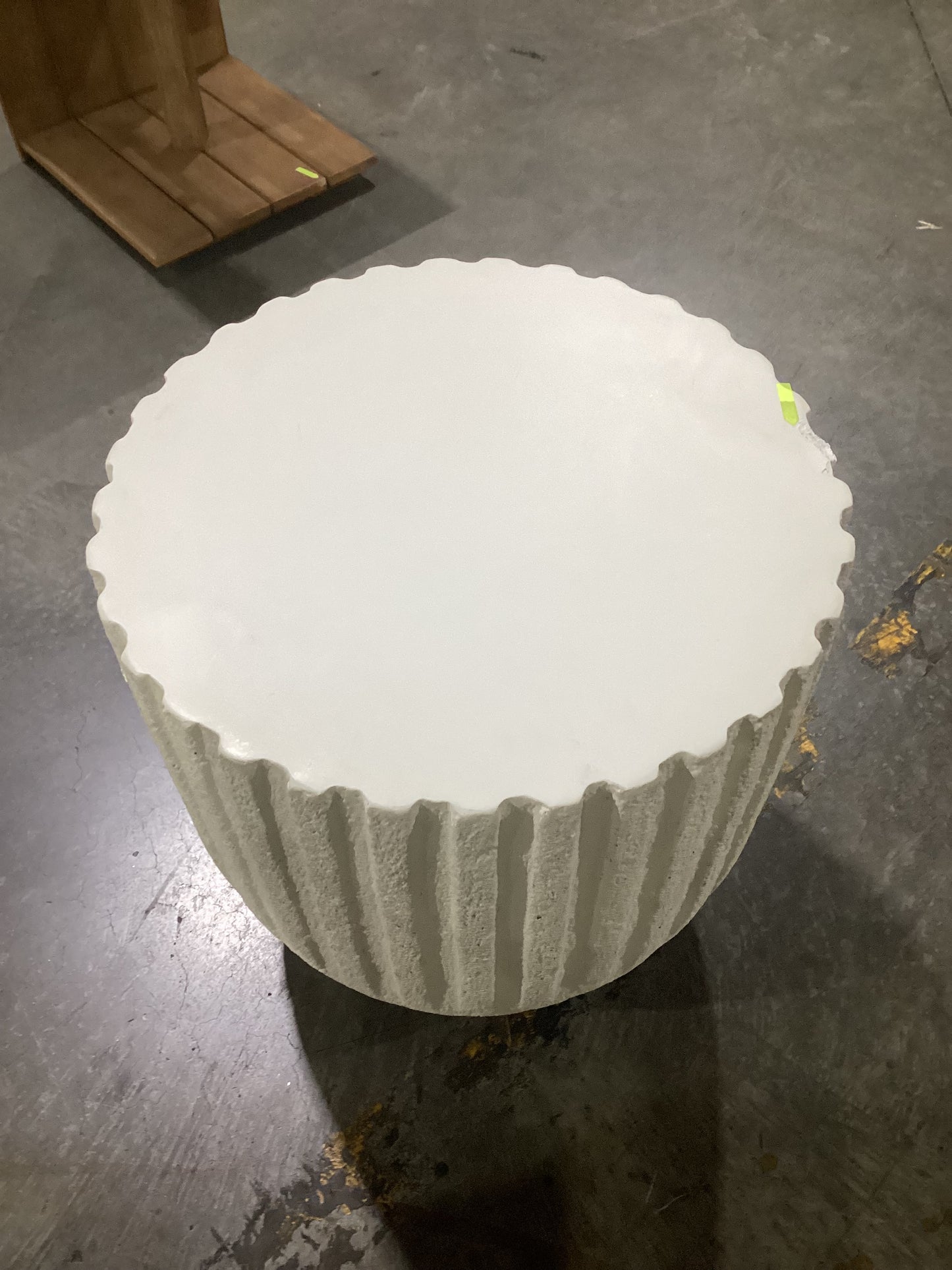 NSW CLN11675 Shaol Outdoor Side Table Round 51cm Concrete White