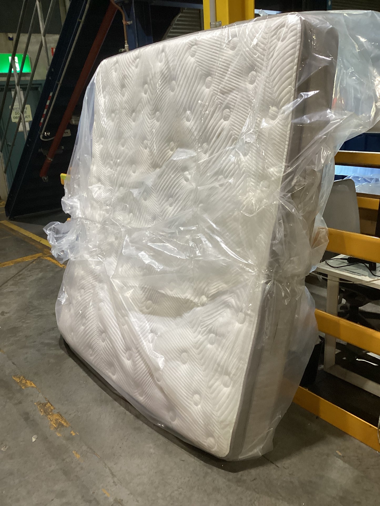 NSW CLN11703 Stratus Medium Mattress King