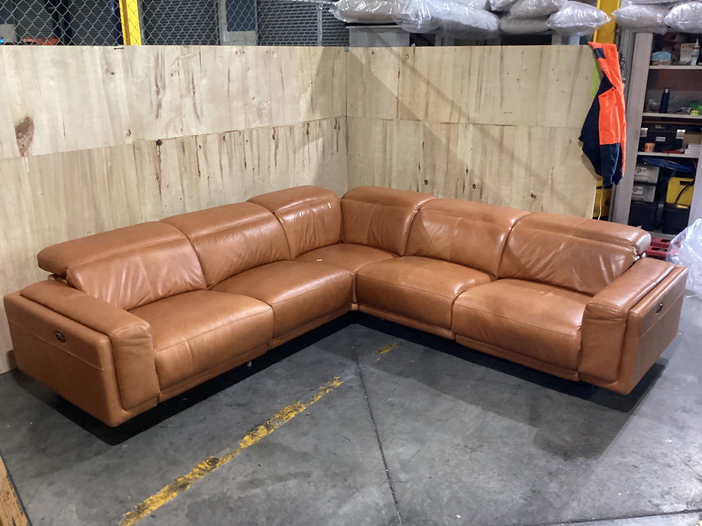 NSW MT24702 Henry Electric Recliner Modular Sofa 2.5S RAF+2.5S LAF+Corner Benz Saddle