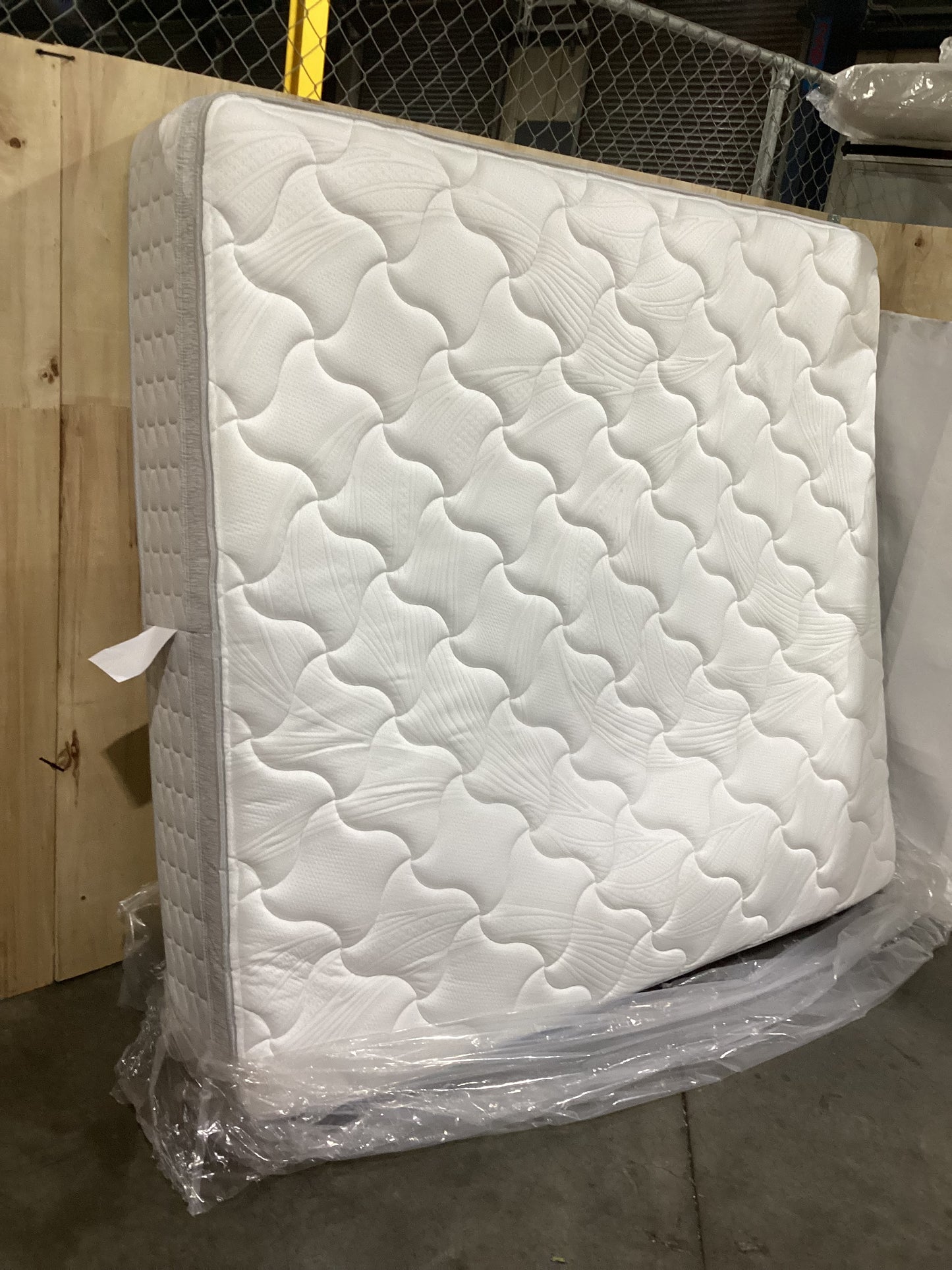 NSW CLN11770 Sealy Solara Medium Mattress King