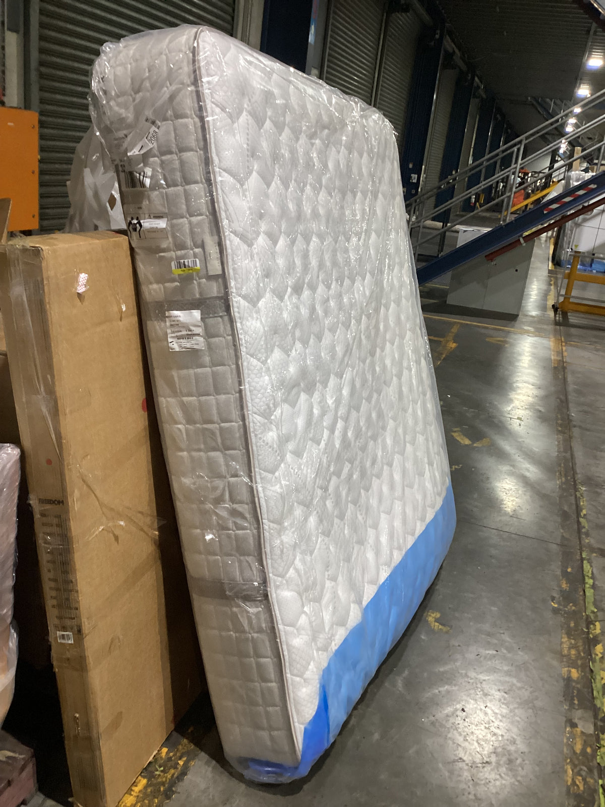 NSW CLN11877 Sealy Helix Firm Mattress King