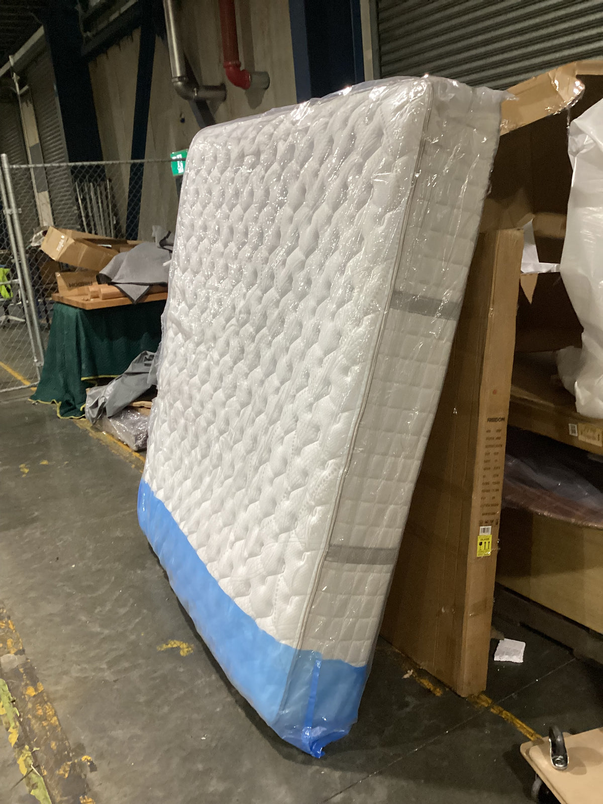 NSW CLN11877 Sealy Helix Firm Mattress King