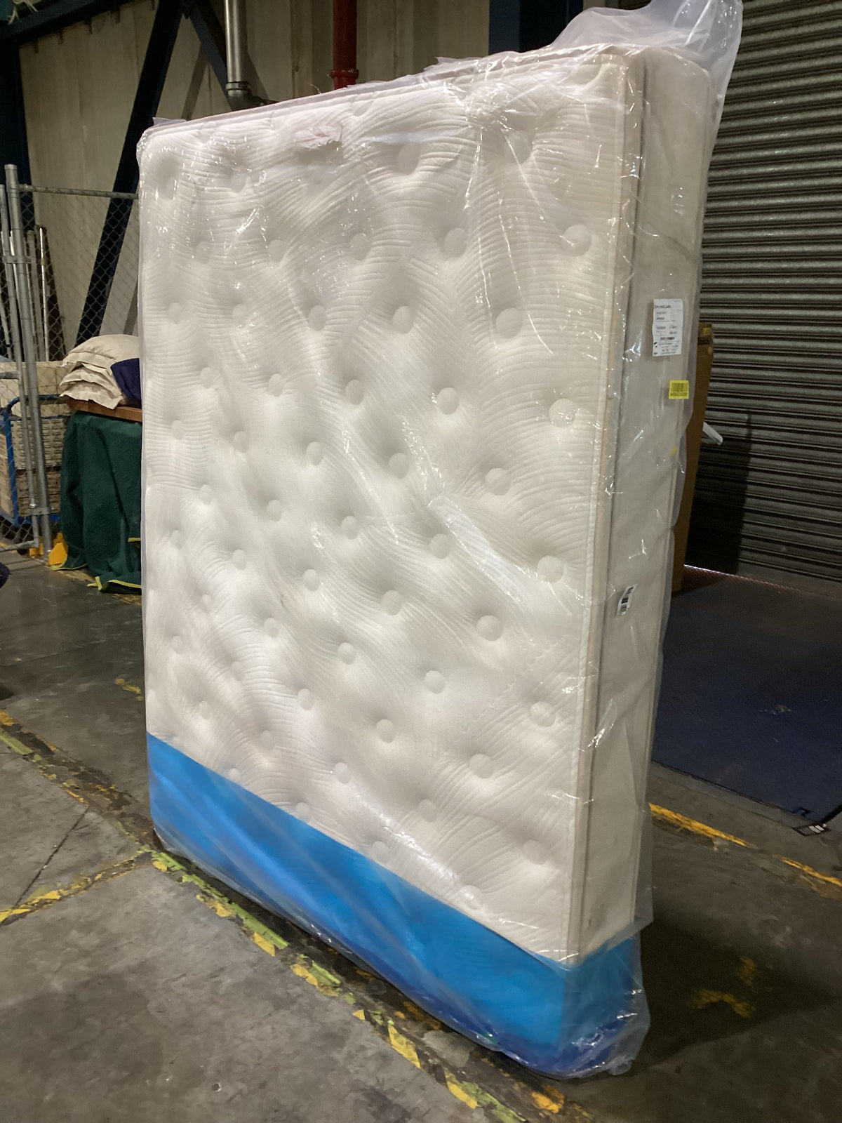 NSW CLN21006 Sealy Solara Medium Mattress Queen