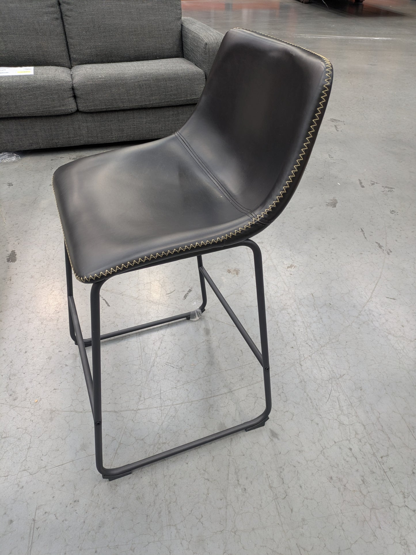 VICDC CLV20189 Saddle Counter Stool 63cm Black
