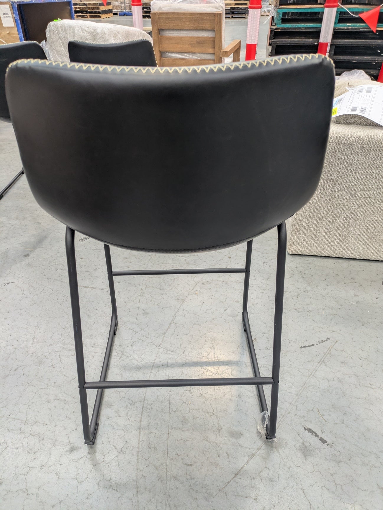 VICDC CLV20189 Saddle Counter Stool 63cm Black