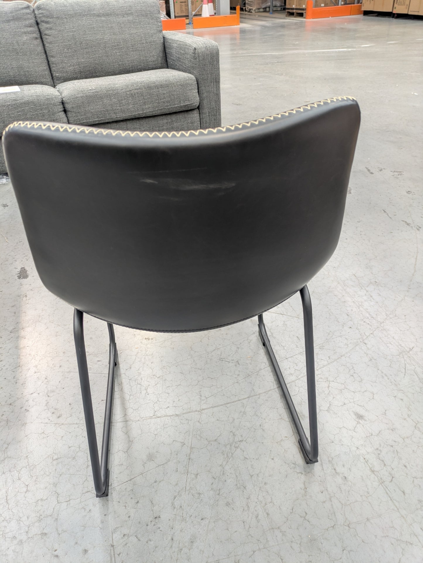 VICDC CLV20187 Saddle Dining Chair Black