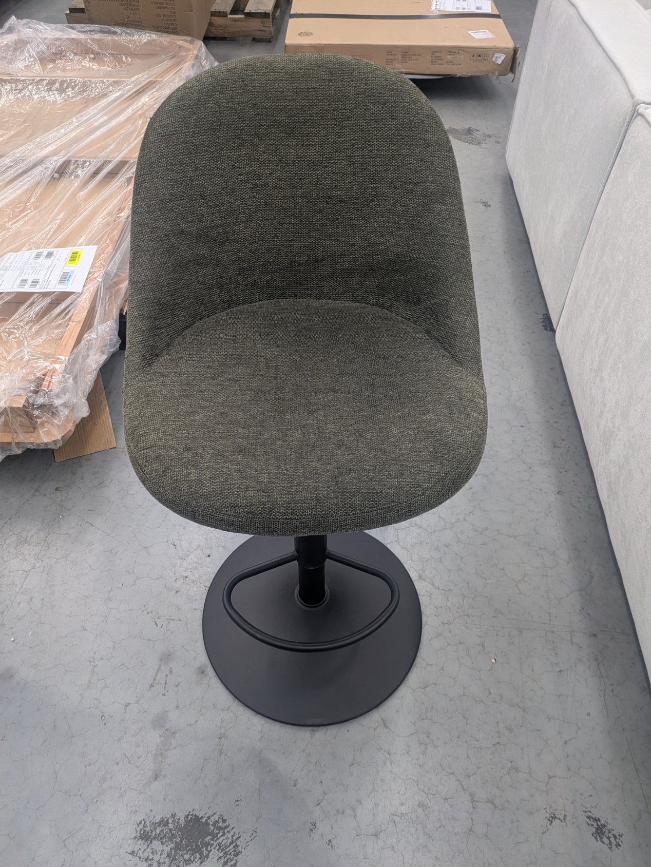 VICDC CLV20202 Selena Counter Stool Brego Olive
