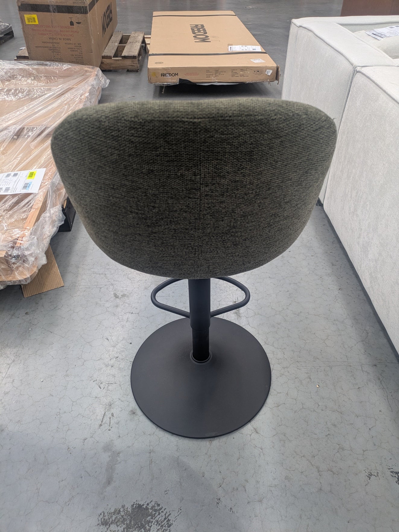 VICDC CLV20202 Selena Counter Stool Brego Olive
