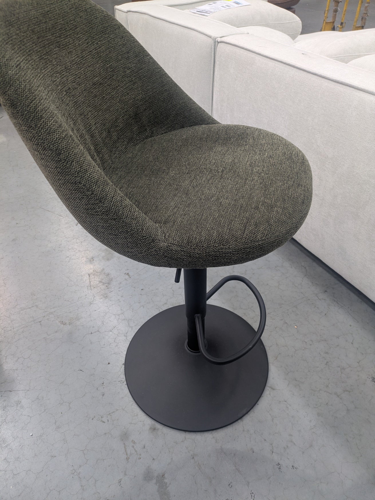 VICDC CLV20202 Selena Counter Stool Brego Olive