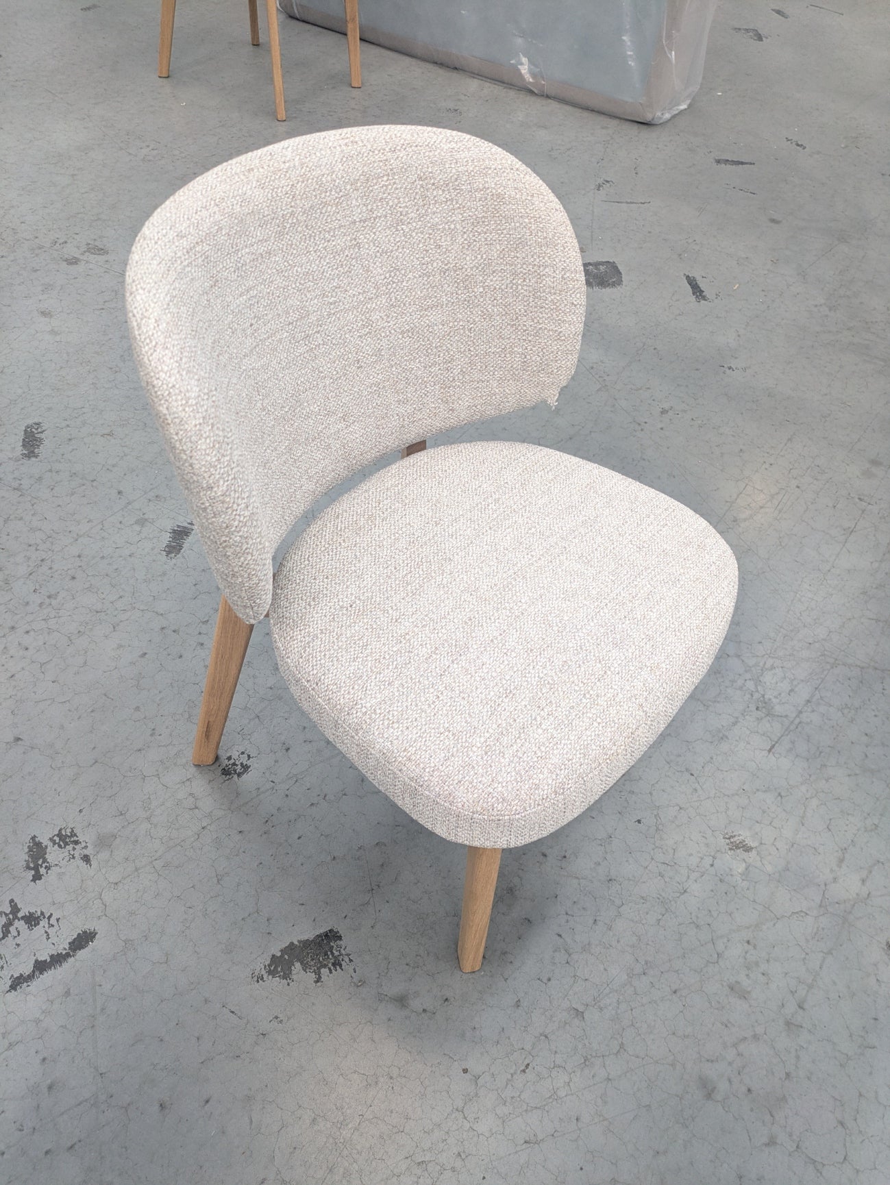 VICDC CLV20206 Gomez Dining Chair - Oak Frame Oat